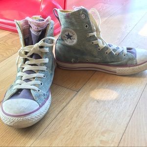 Girls Converse size 3 (Juniors)